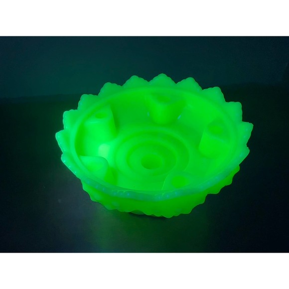 Vintage Fenton custard uranium glass candle stick holder - Picture 5 of 10